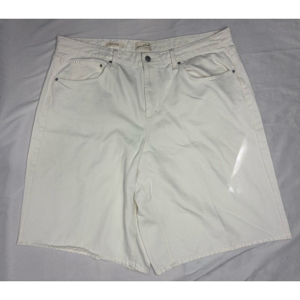Universal Thread Women's Size 20 High Rise Long Jeans Bermuda Shorts White